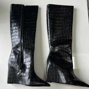 Brand new Schutz boots